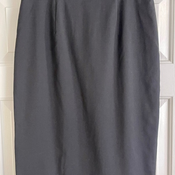 Burberry London England 100% MIDI Wool Skirt - Picture 9 of 14